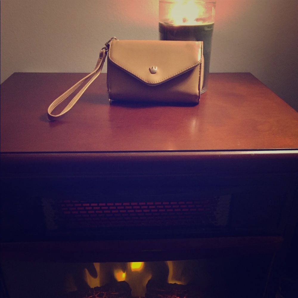 Crown Smart Pouch small wristlet smartphone holder